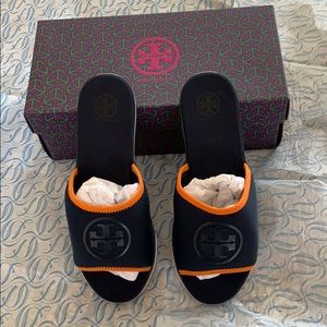 Tory Burch Logo Slides size 8